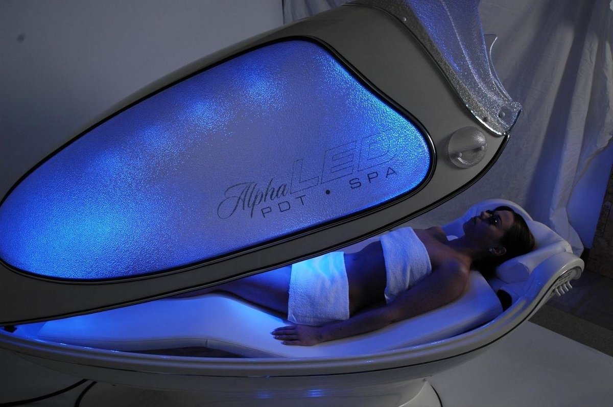 Капсула Alpha SPA с синей подсветкой